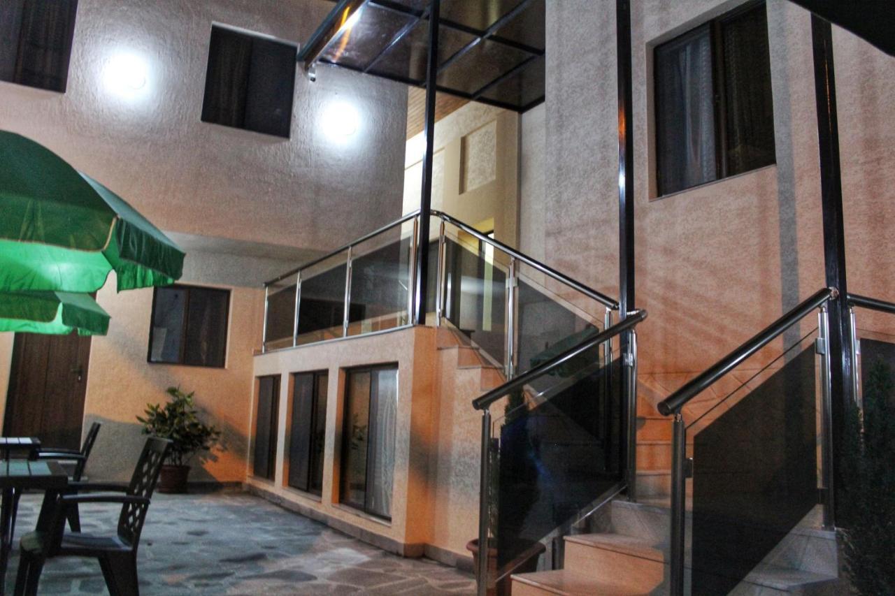 Hotel Elegant 2 Tbilisi Exterior photo